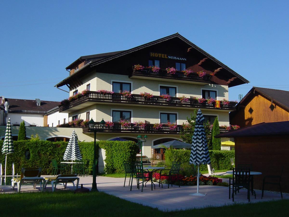 Hotel Weismann Занкт-Ґеорґен-ім-Аттерґау Екстер'єр фото